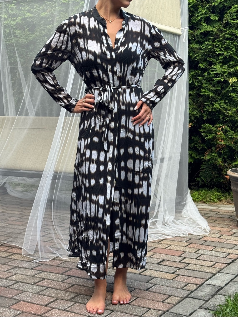 Black & White Tie-Dye Long Sleeve Shirt Dress